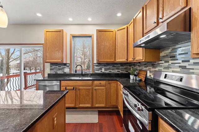 $567,700 | 2430 Golf Drive, Woodbury, MN 55129