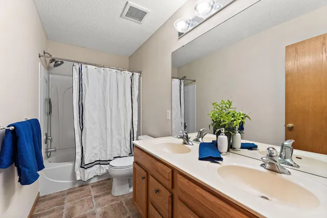 $567,700 | 2430 Golf Drive, Woodbury, MN 55129