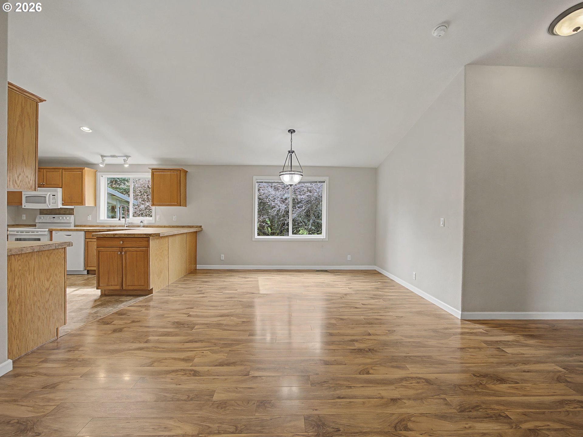 28380 Southeast Spring Street Boring, OR 97009 - Photo 5 of 37