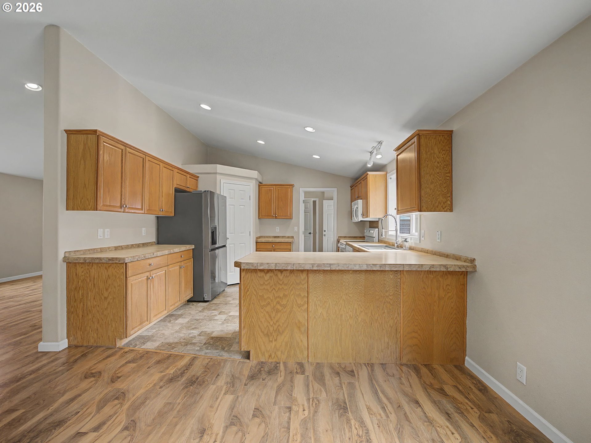 28380 Southeast Spring Street Boring, OR 97009 - Photo 7 of 37