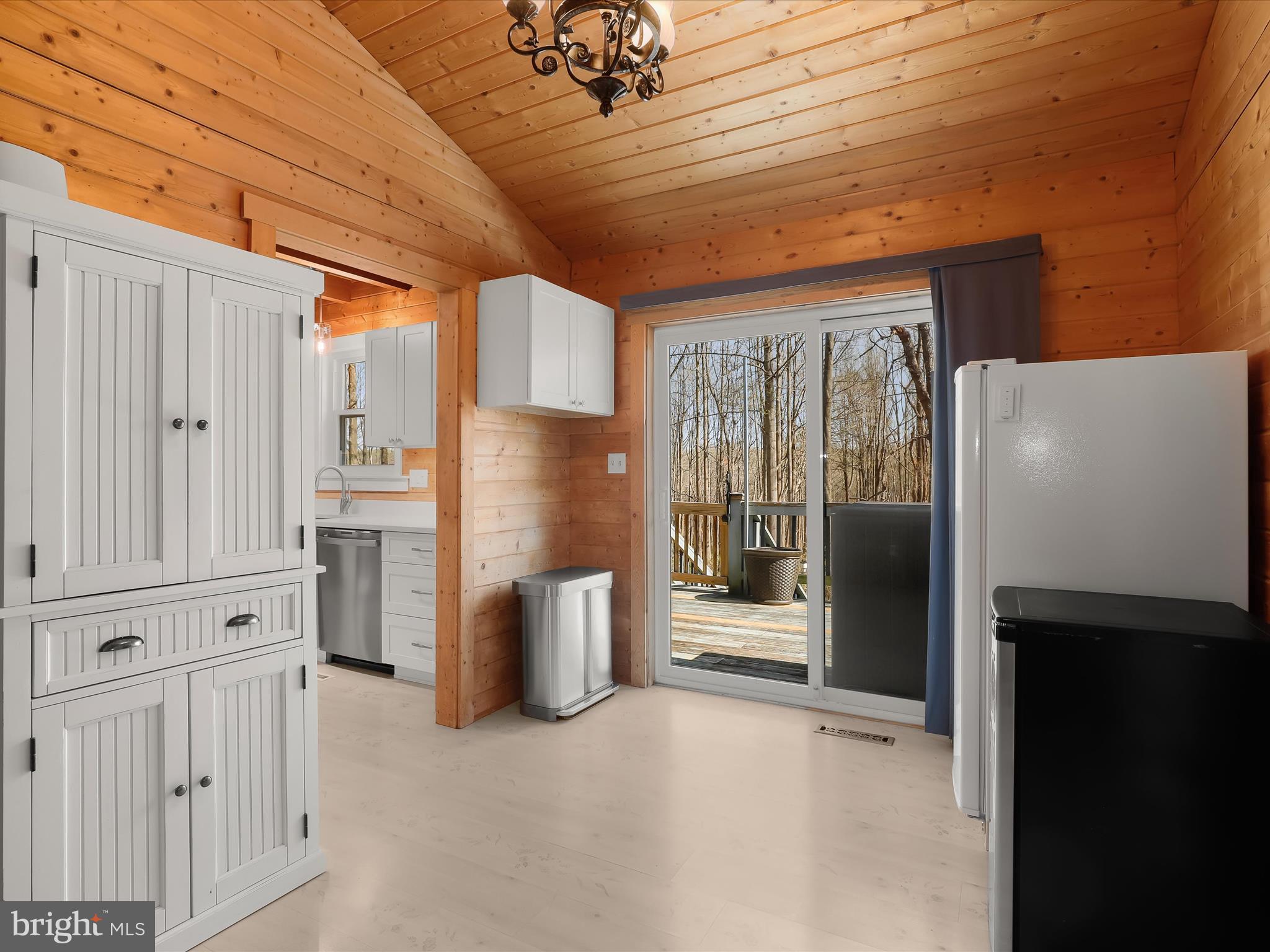 12113 Frederick Road Ellicott City, MD 21042 - Photo 23 of 50 Breakfast room with deck access