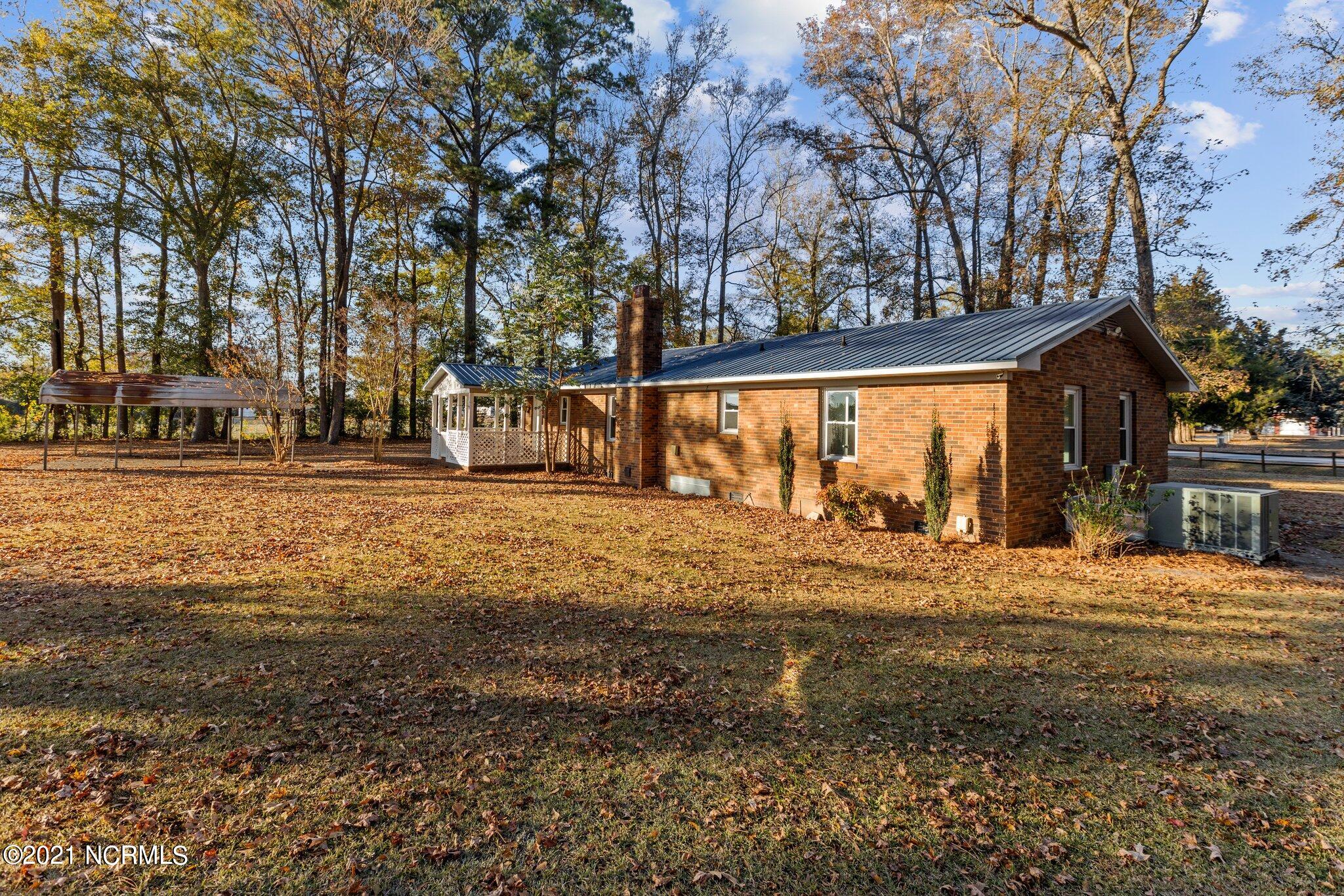 2064 East Hanrahan Road Grifton, NC 28530 - Photo 9 of 31 web_IMGL8608