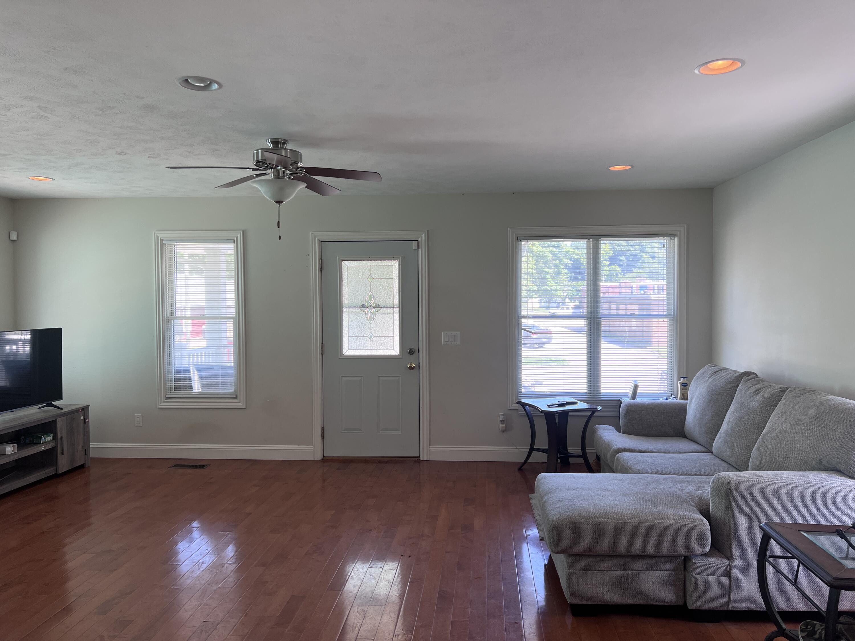 680 East Empire Avenue Benton Harbor, MI 49022 - Photo 14 of 18 IMG_9186