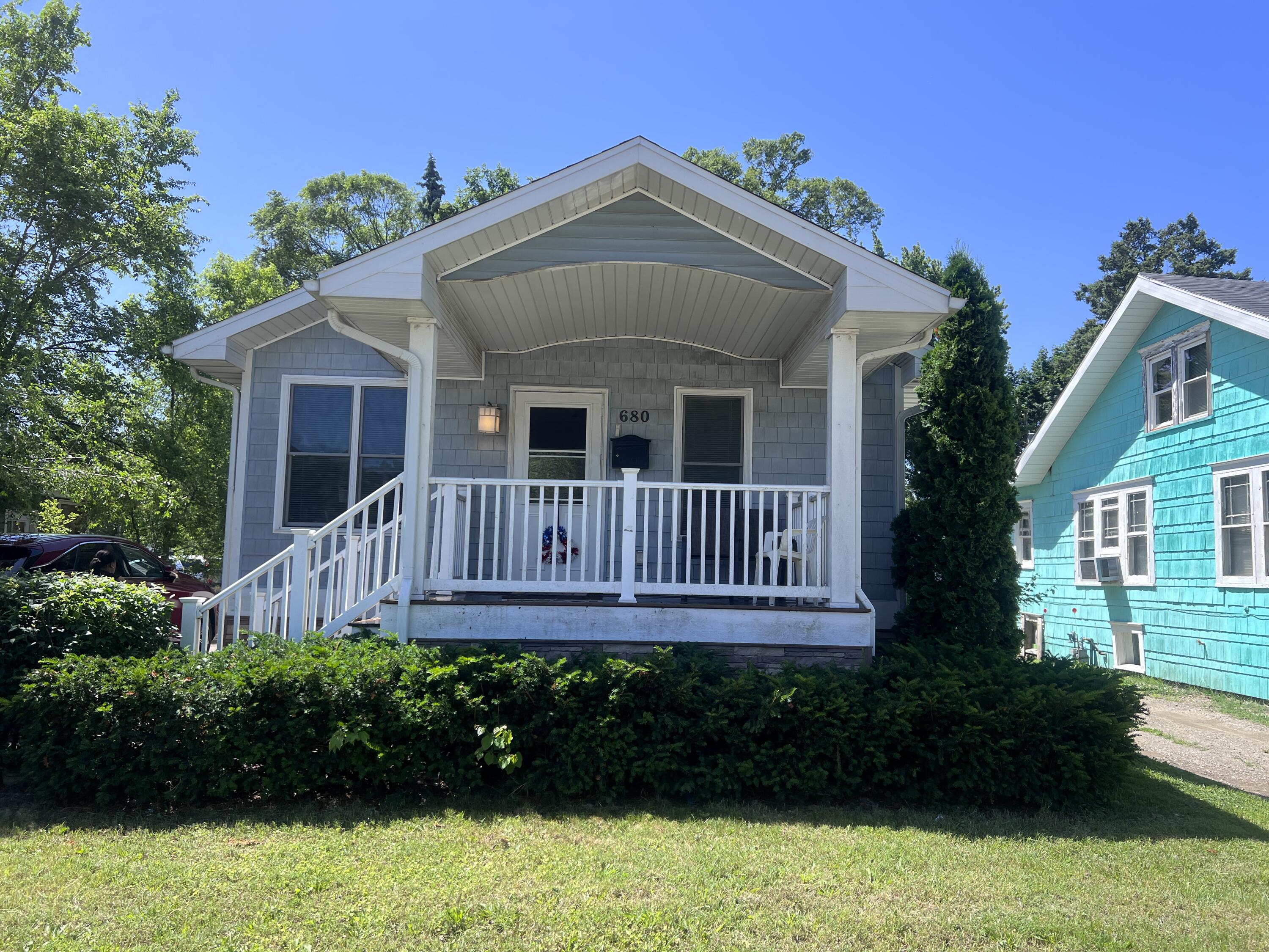 680 East Empire Avenue Benton Harbor, MI 49022 - Photo 6 of 18 IMG_9188