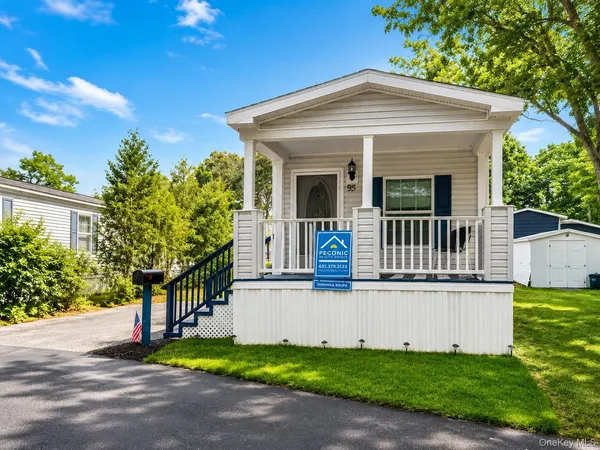 $139,500 | 37 Hubbard Avenue, Unit 95, Riverhead, NY 11901
