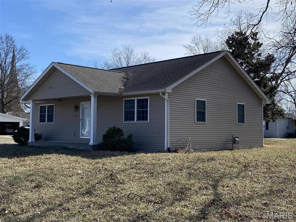 708 Carlyle Road Bartelso, IL 62218 - Photo 40 of 44 Gallery Image 40