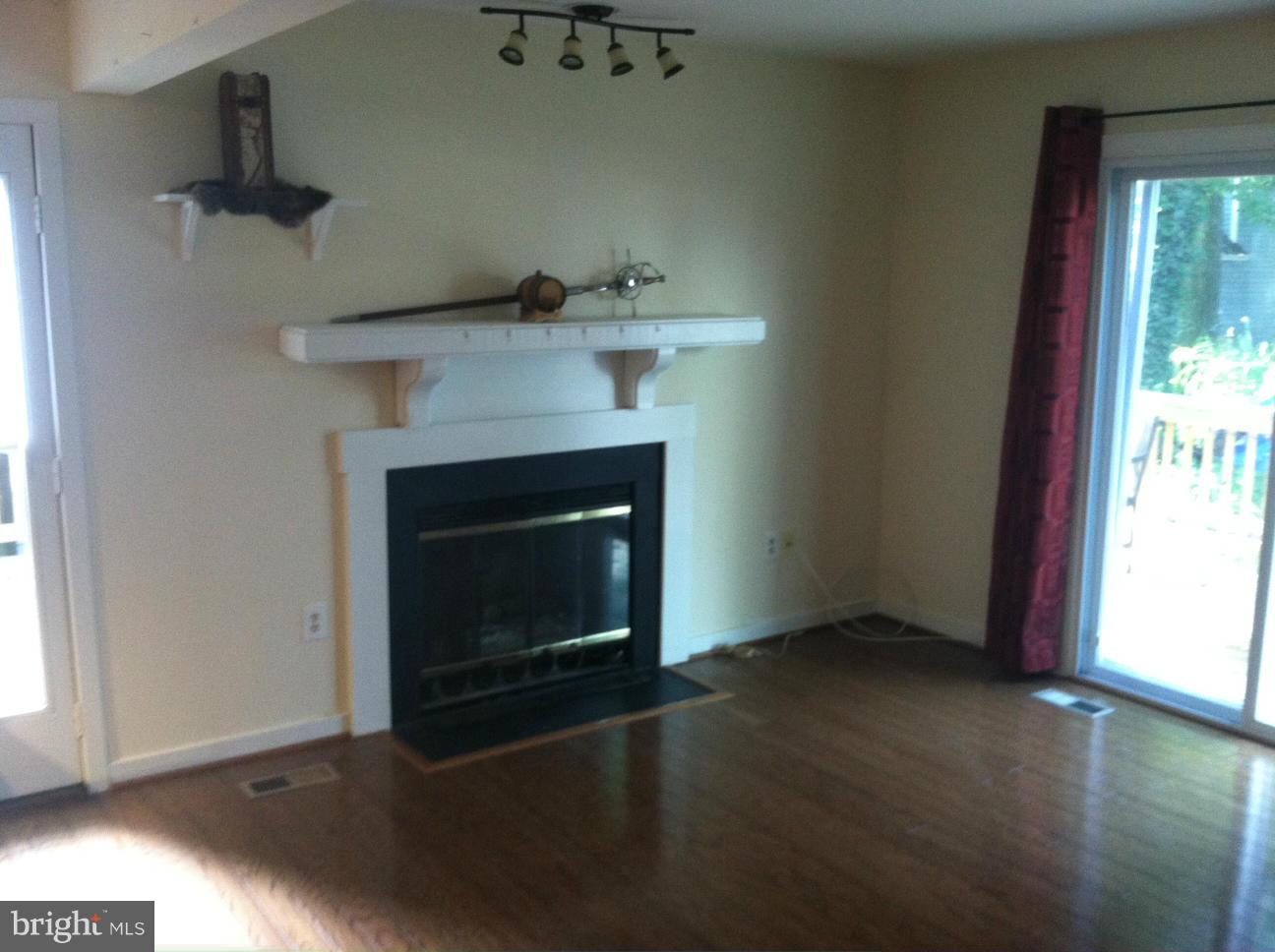 1527 Ritchie Lane Annapolis, MD 21401 - Photo 7 of 14 Family Room