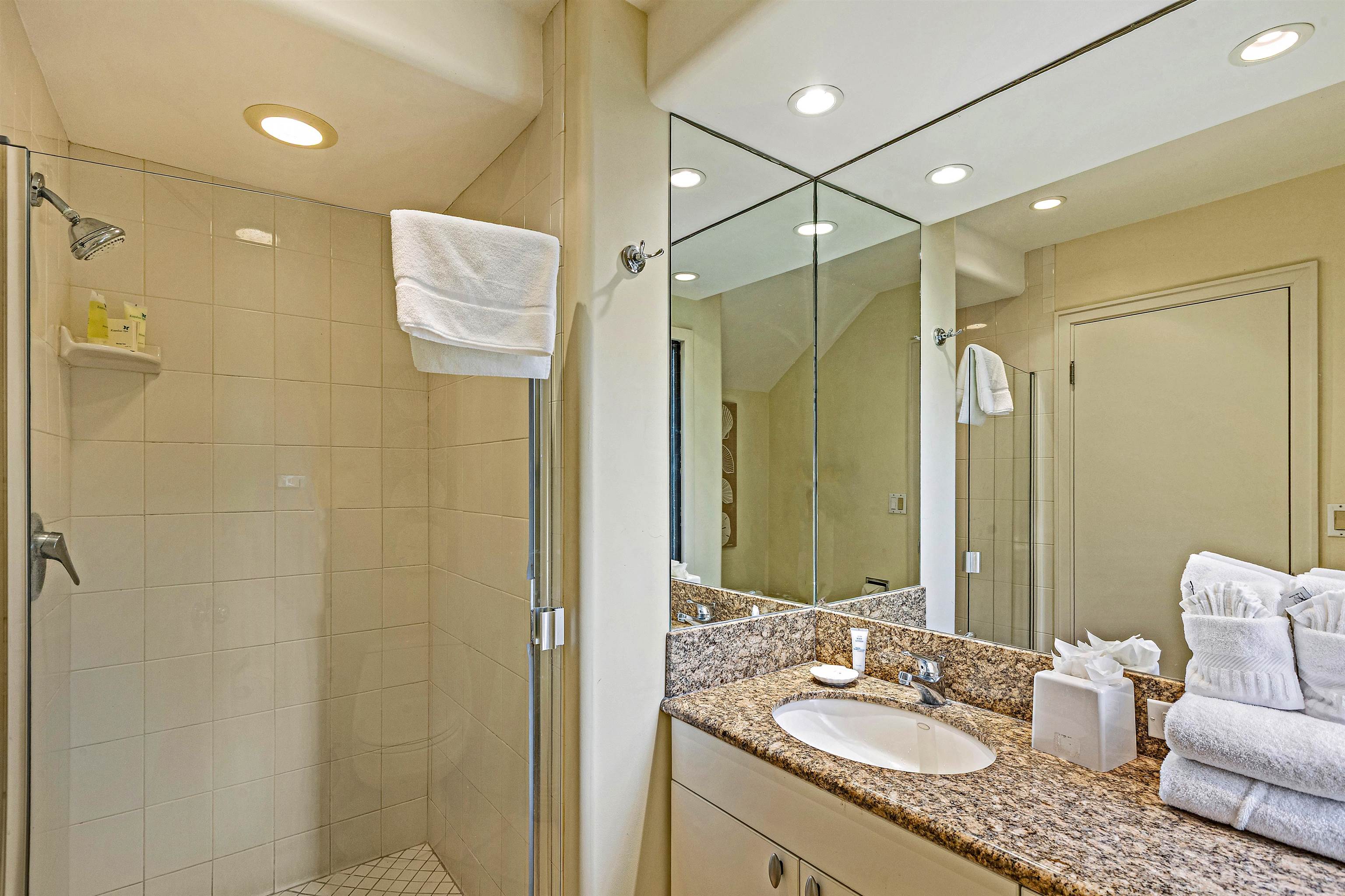 100 Ridge Road, Unit 2022 Lahaina, HI 96761 - Photo 19 of 35