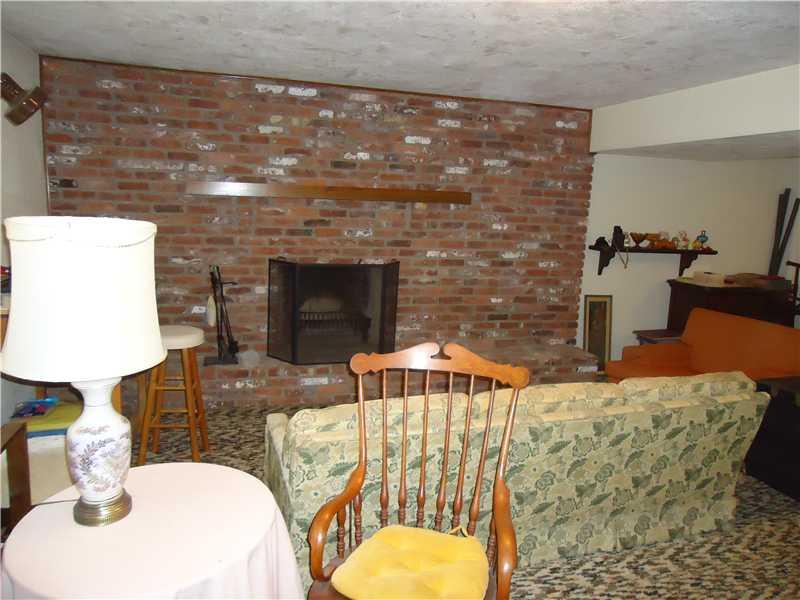40 Wolfram Road Washington, PA 15301 - Photo 14 of 22 Family Room.