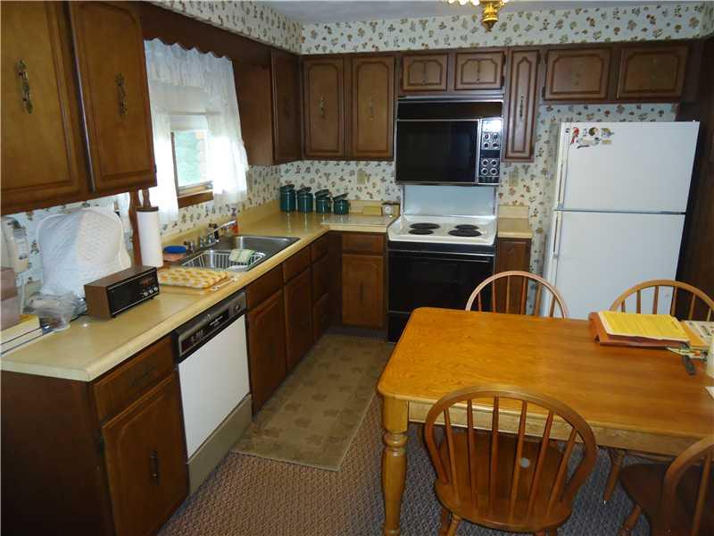 40 Wolfram Road Washington, PA 15301 - Photo 5 of 22 Kitchen.