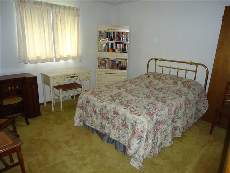 40 Wolfram Road Washington, PA 15301 - Photo 8 of 22 Bedroom.