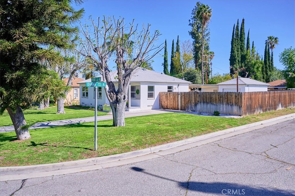 3469 Verde Street Riverside, CA 92504 - Photo 5 of 38 a view of a house with a yard