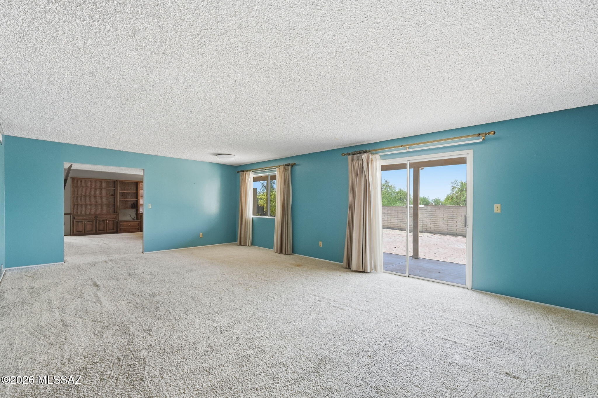 6741 North Pomona Road Tucson, AZ 85704 - Photo 6 of 38 Large gathering areas
