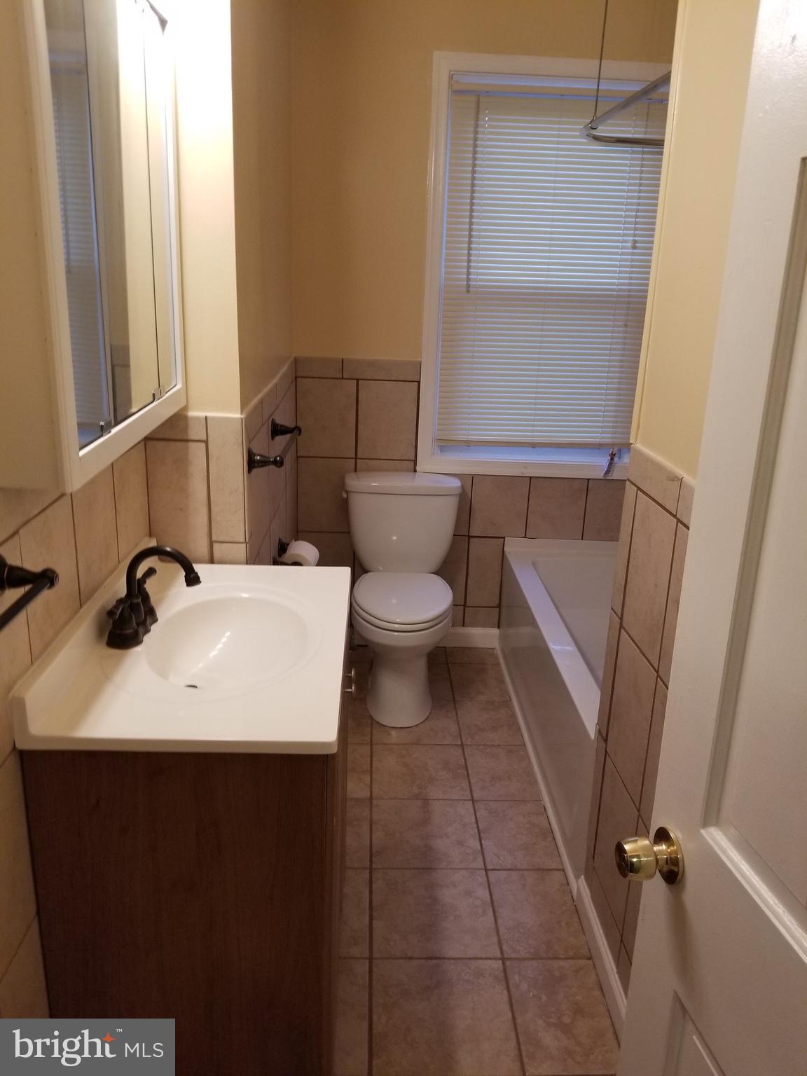 4601 Rokeby Road Baltimore, MD 21229 - Photo 22 of 30 Bath