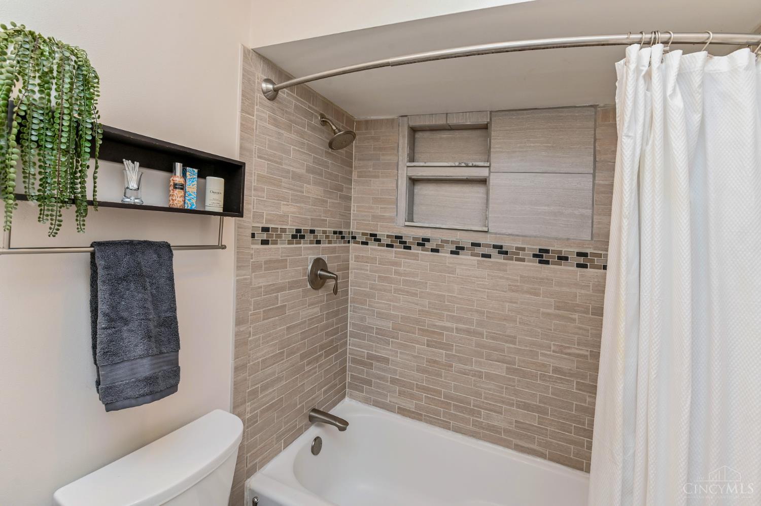 7027 Paddison Road Cincinnati, OH 45230 - Photo 43 of 55 Gallery Image 43