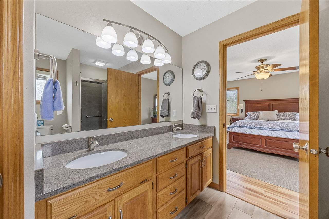 2528 Quincy Road Northeast Solon, IA 52333 - Photo 16 of 43 Gallery Image 16