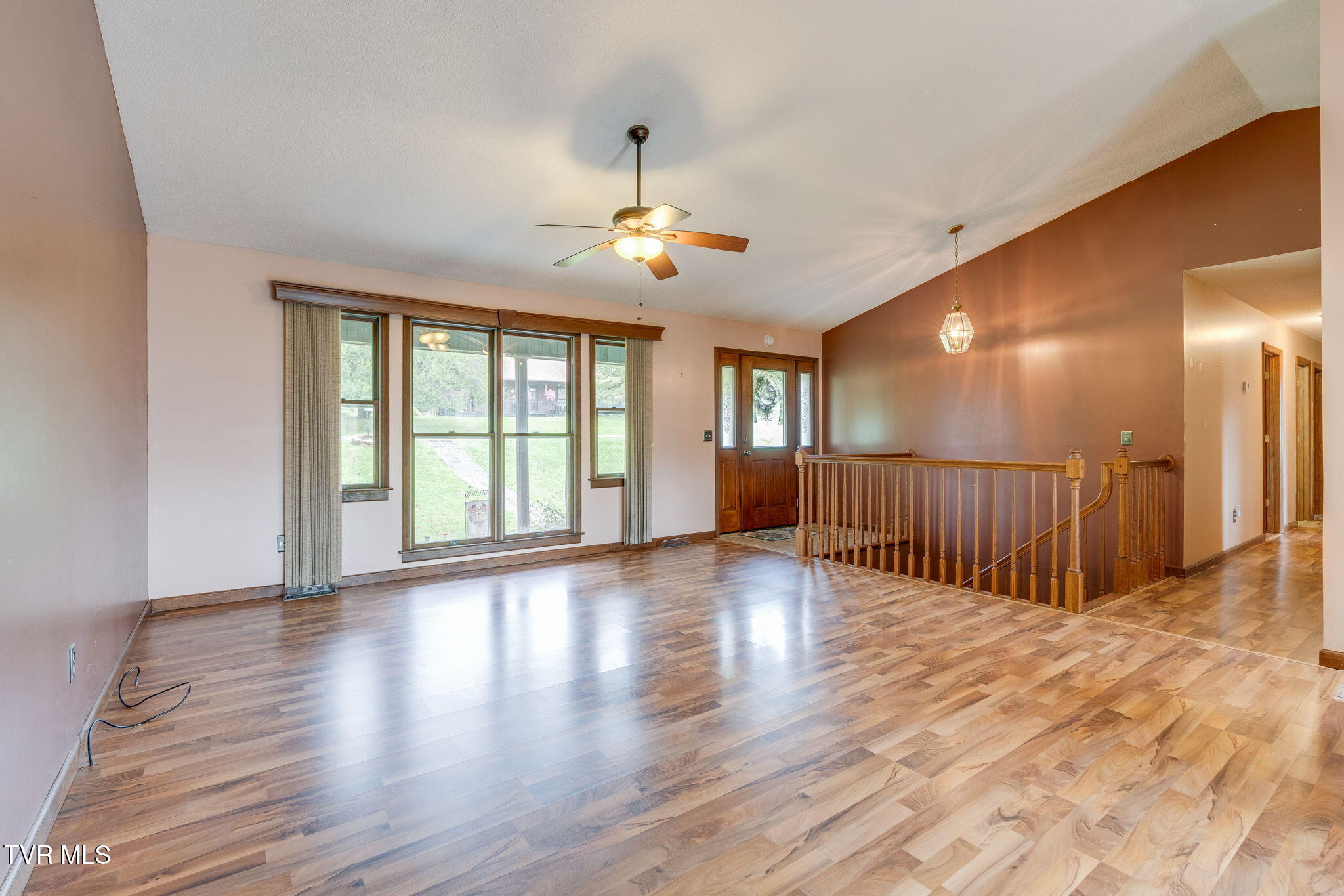 100 Ridge Cir Drive Fall Branch, TN 37656 - Photo 8 of 41 100 Ridge Circle Dr - 8