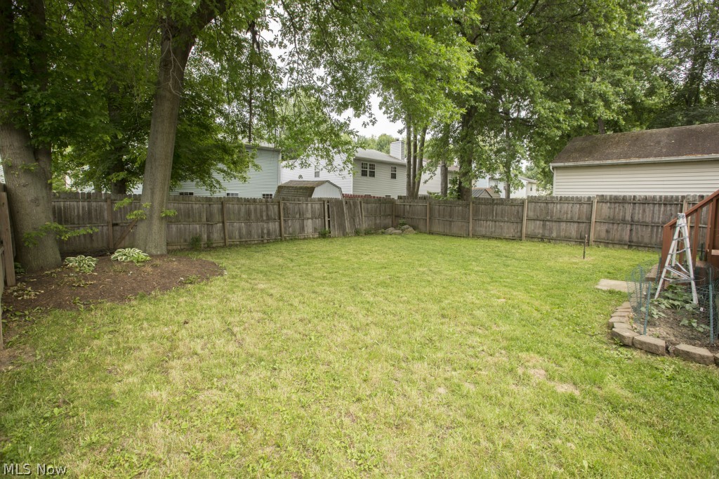 6131 Ridgeview Boulevard North Ridgeville, OH 44039 - Photo 23 of 25