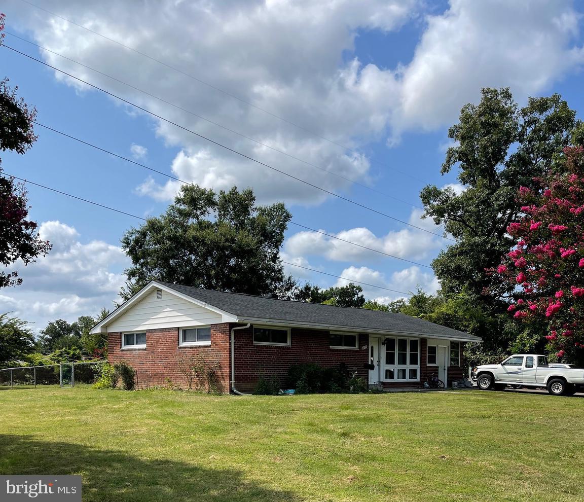 4615 Roundhill Road Alexandria, VA 22310 - Photo 1 of 15 Gallery Image 1