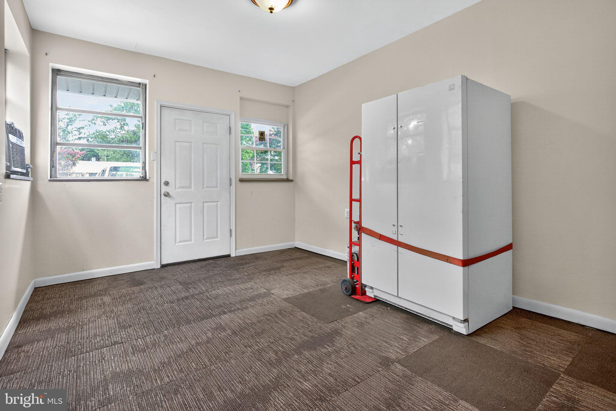 4615 Roundhill Road Alexandria, VA 22310 - Photo 13 of 15 Extra room pic 2