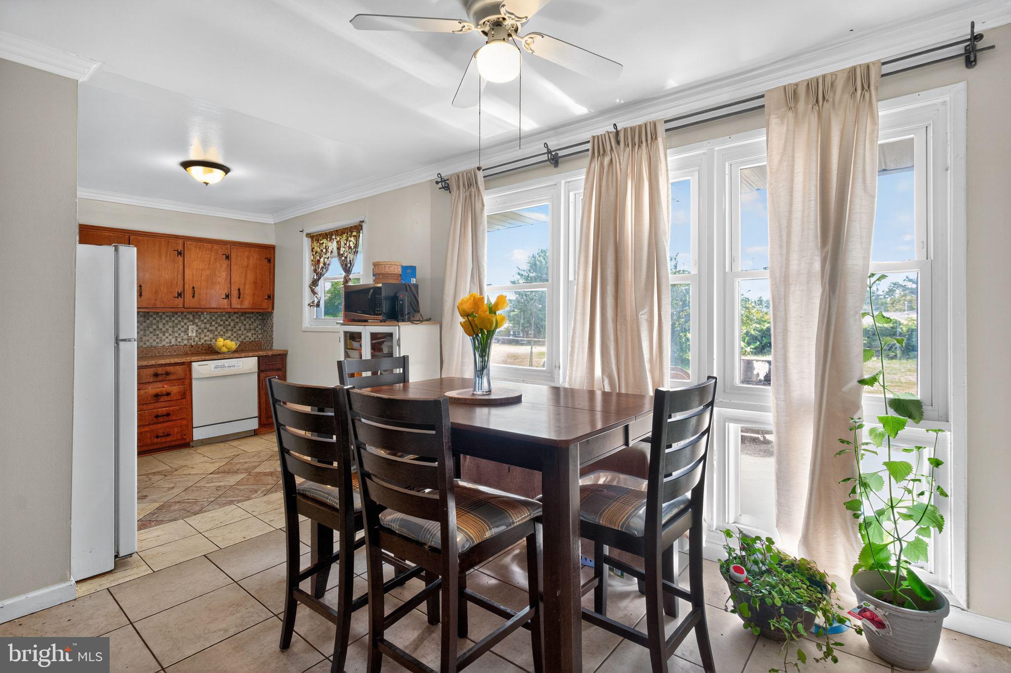 4615 Roundhill Road Alexandria, VA 22310 - Photo 6 of 15 Dining Room