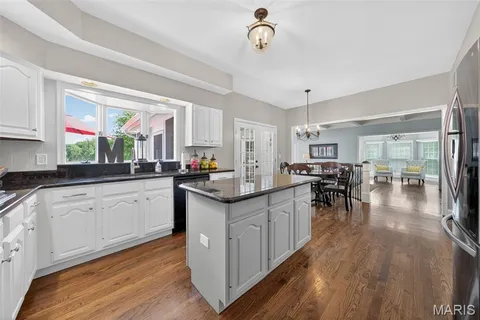 $1,099,000 | 2108 Stillwater Point Court, Clarkson Valley, MO 63005