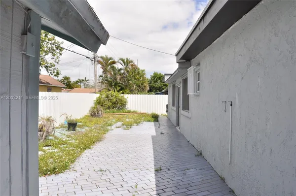 $695,500 | 1301 West 61st Place, Hialeah, FL 33012