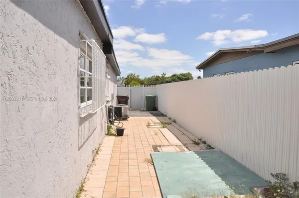 $695,500 | 1301 West 61st Place, Hialeah, FL 33012