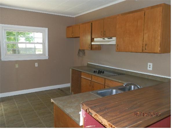 966 Main Street Clinton, MA 01510 - Photo 3 of 6 Gallery Image 3