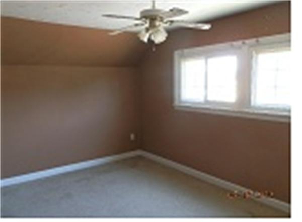 966 Main Street Clinton, MA 01510 - Photo 5 of 6 Gallery Image 5