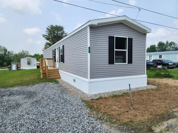 $96,499 | 32 Oak Lane, Springfield, VT 05156