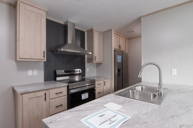 $93,999 | 32 Oak Lane, Springfield, VT 05156