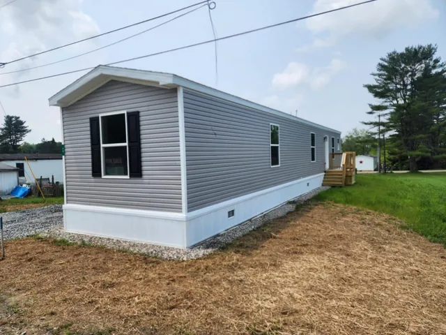 $93,999 | 32 Oak Lane, Springfield, VT 05156