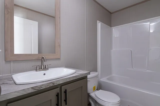 $93,999 | 32 Oak Lane, Springfield, VT 05156