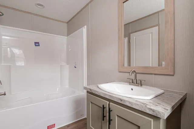 $93,999 | 32 Oak Lane, Springfield, VT 05156