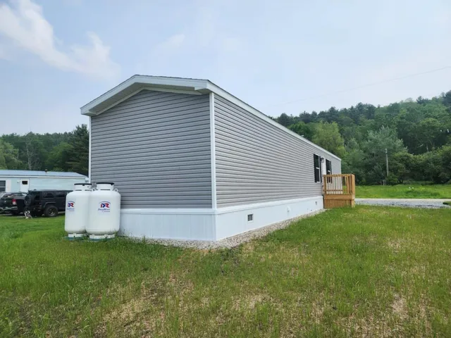 $93,999 | 32 Oak Lane, Springfield, VT 05156
