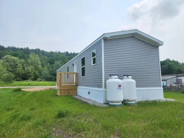 $93,999 | 32 Oak Lane, Springfield, VT 05156