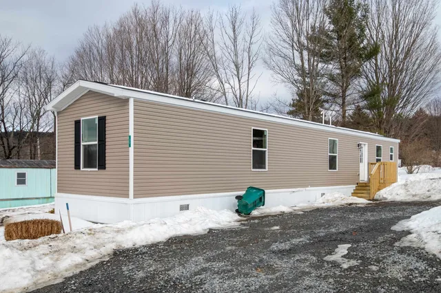 $93,999 | 32 Oak Lane, Springfield, VT 05156