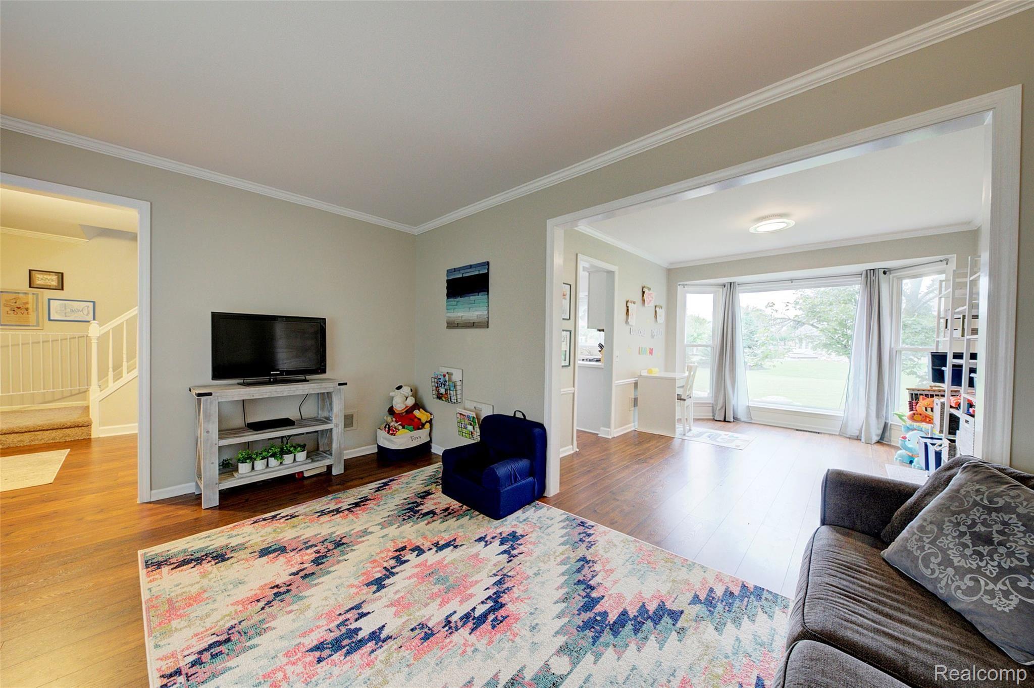 6853 Carlton Road Canton, MI 48187 - Photo 8 of 51 8 Living Room.jpg