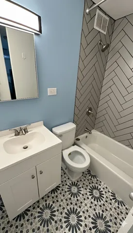 $145,000 | 1450 East 55th Street, Unit 923S, Chicago, IL 60615