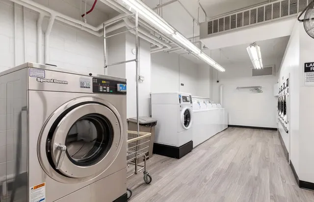 $145,000 | 1450 East 55th Street, Unit 923S, Chicago, IL 60615