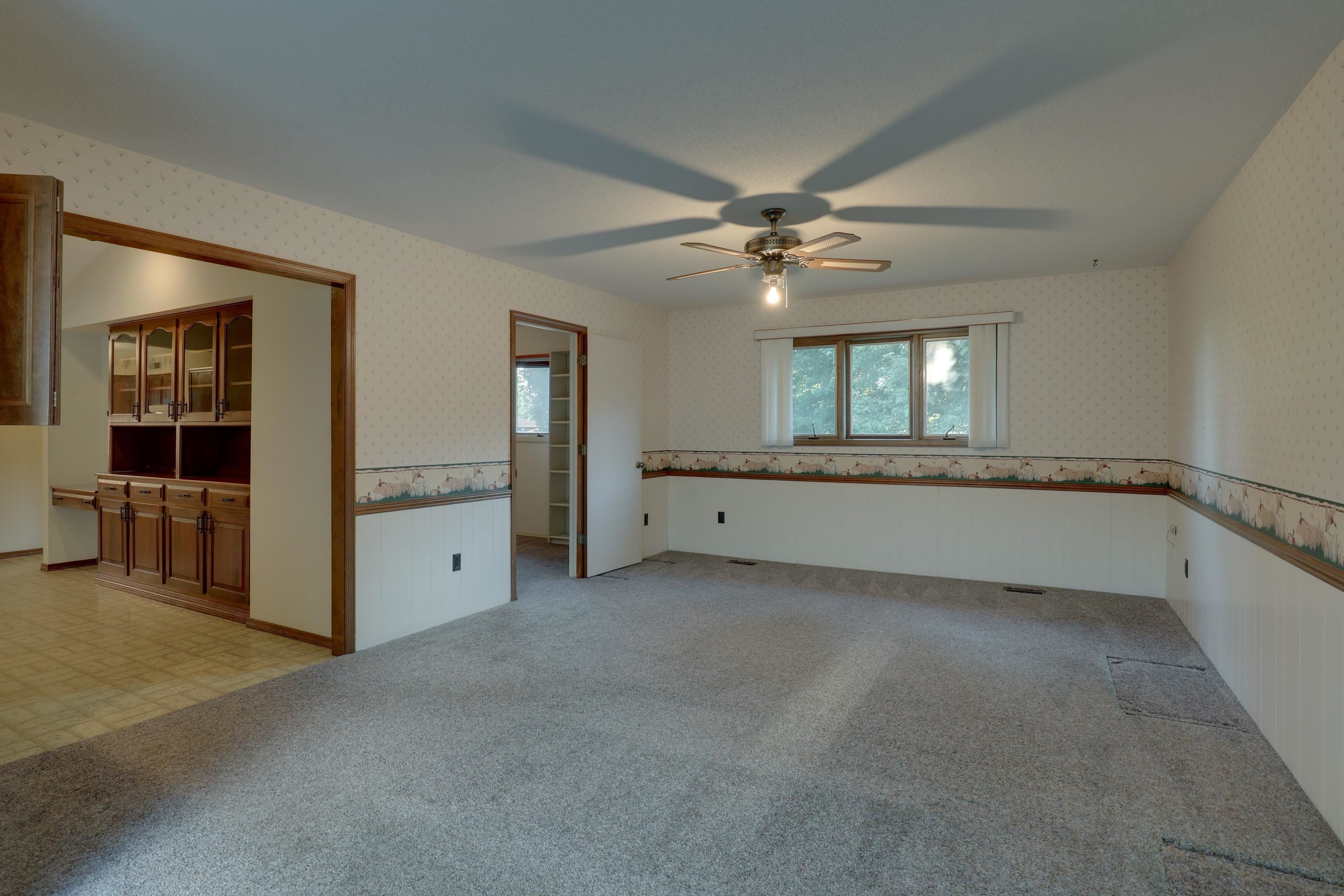 419 Spring Lake Drive Quincy, IL 62305 - Photo 23 of 39