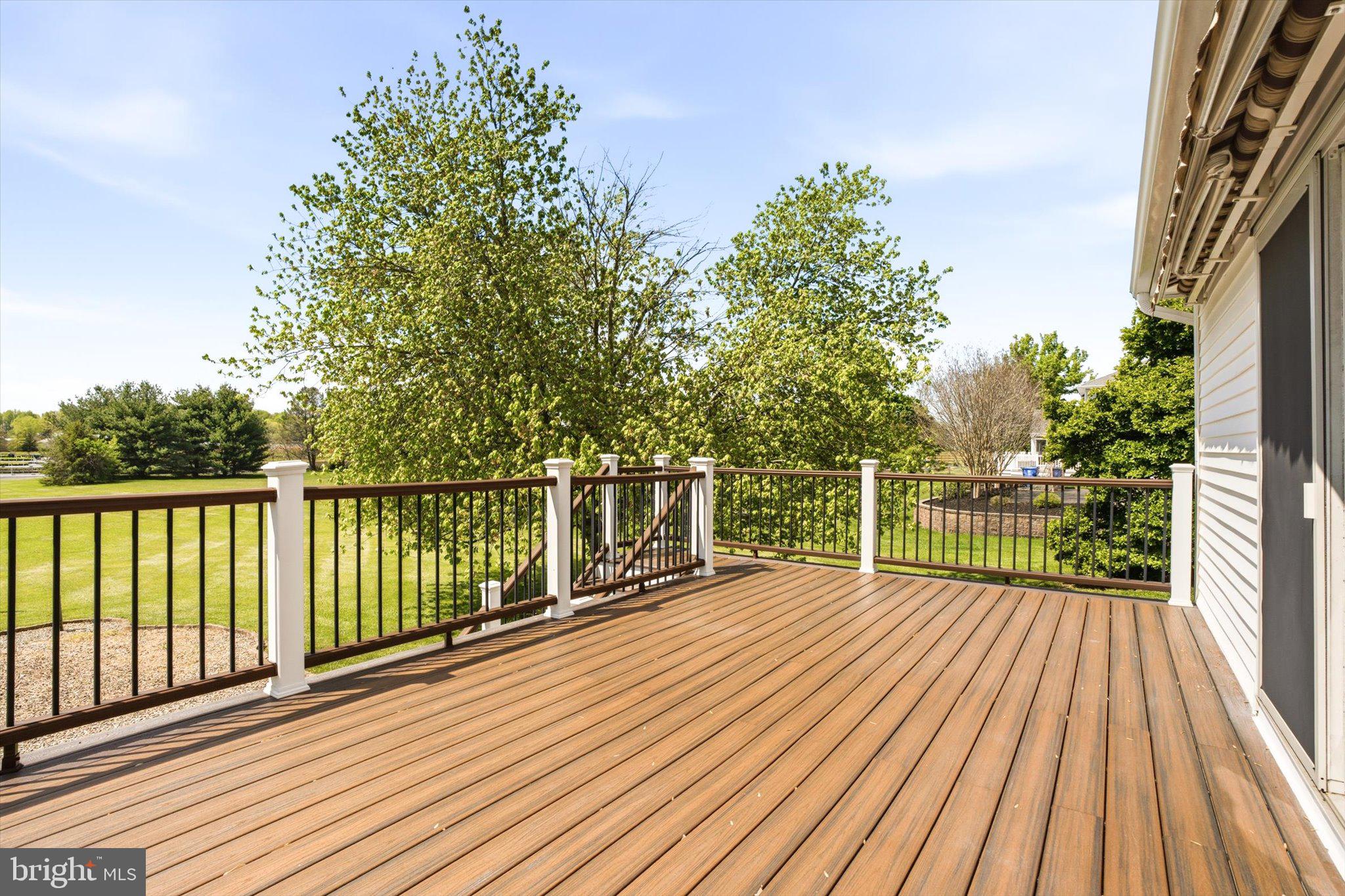 25446 Mt Pleasant Road Columbus, NJ 08022 - Photo 27 of 32 a view of balcony with wooden floor and fence
