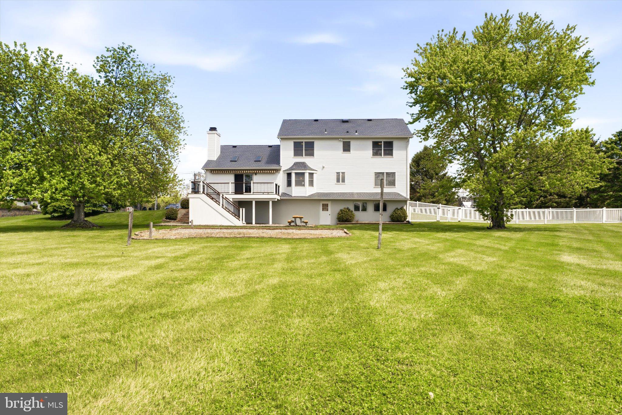 25446 Mt Pleasant Road Columbus, NJ 08022 - Photo 31 of 32 a view of a house with a swimming pool
