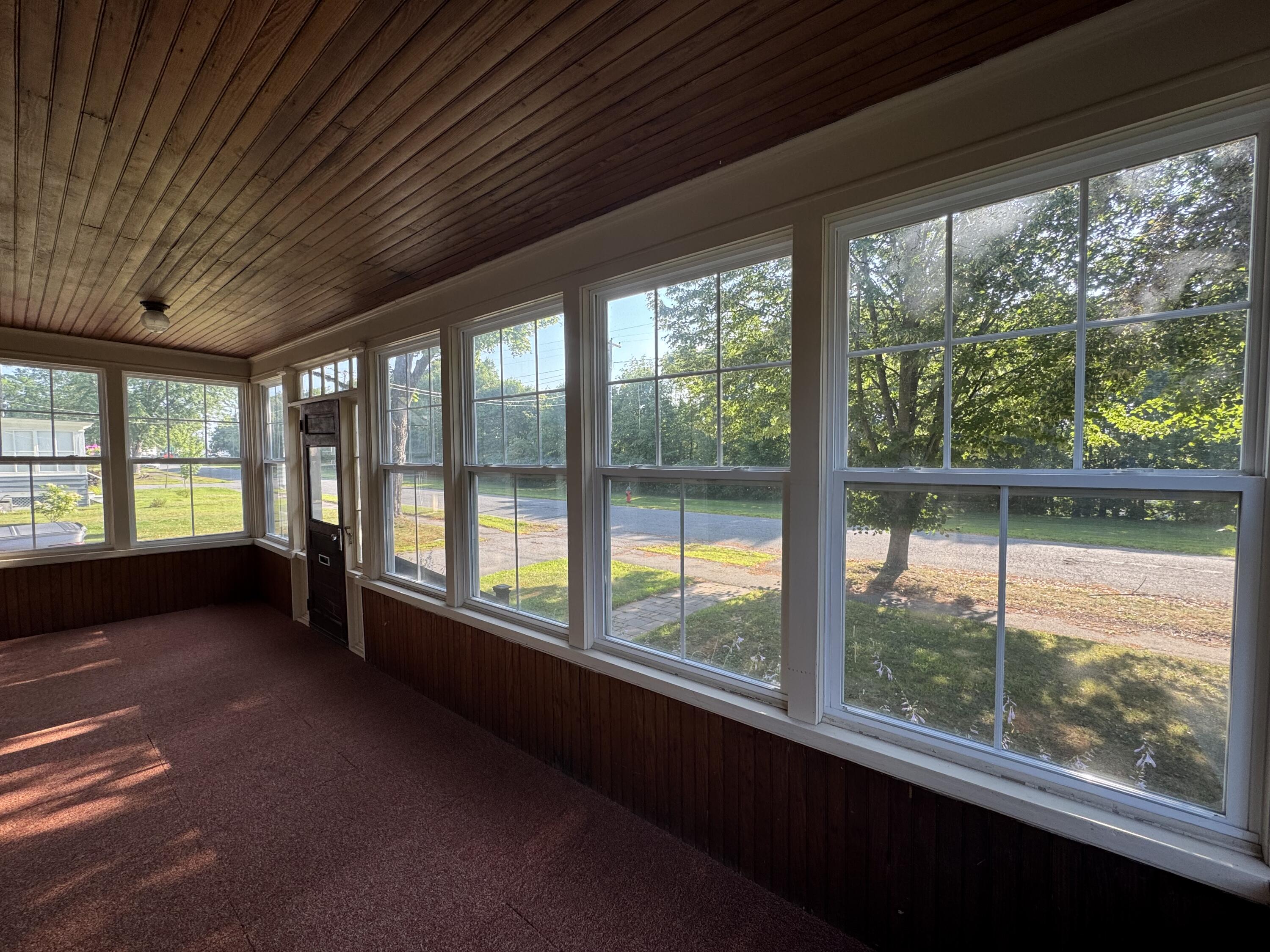 158 Highland Avenue Millinocket, ME 04462 - Photo 7 of 35 IMG_6101