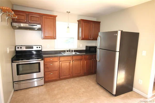 $2,100 | 495 Farmers Mills Road, Carmel, NY 10512