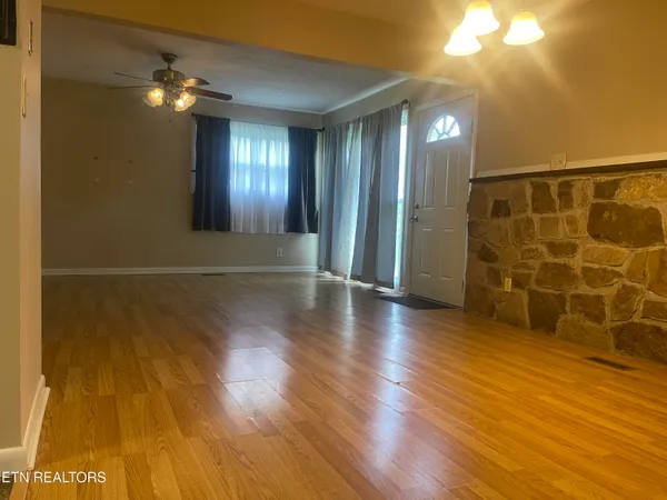 $209,900 | 501 Boone Drive, Harrogate, TN 37752