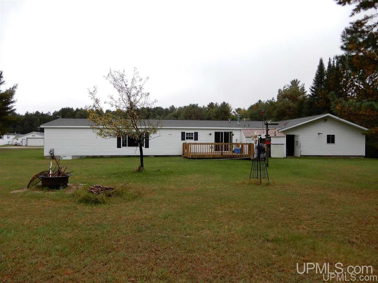 3840 14.5 Road Escanaba, MI 49829 - Photo 3 of 32
