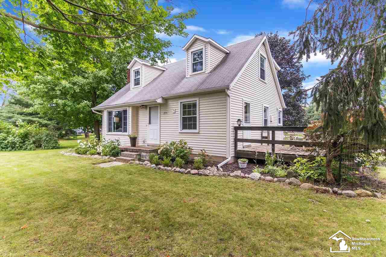 2775 North Hickory Ridge Road Highland, MI 48357 - Photo 4 of 41