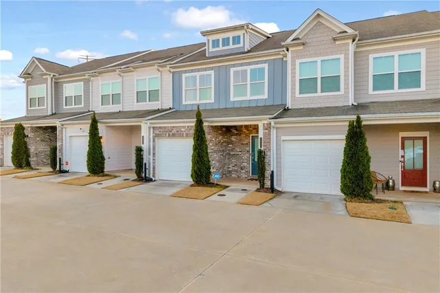 $2,990 | 1959 Hidden Heights, Atlanta, GA 30318